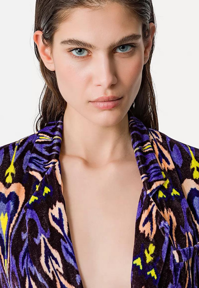 Chic velvet jacket
