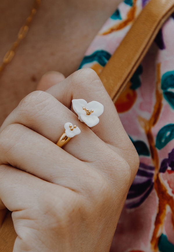 White bougainvillea face to face ring